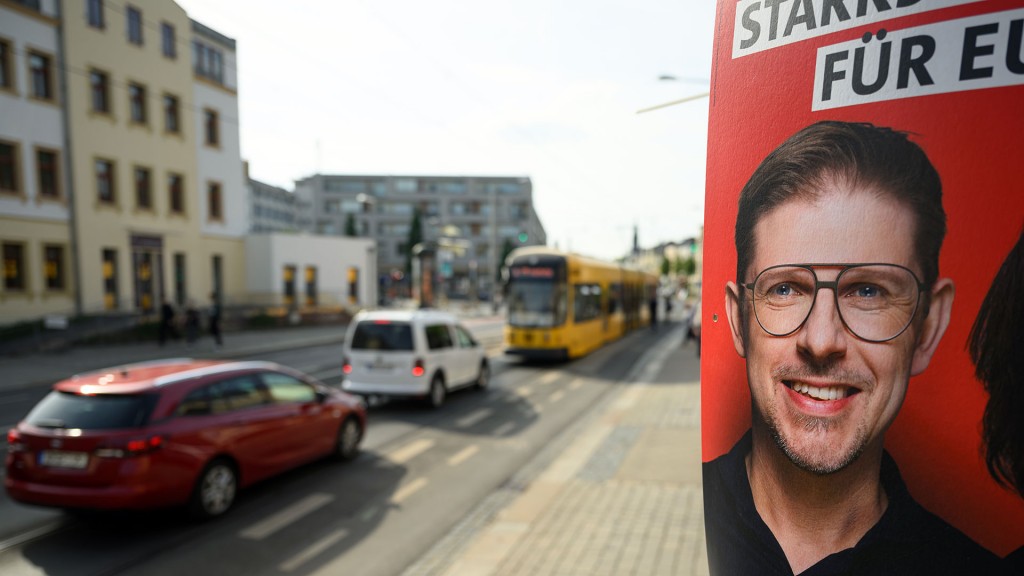 Foto: Wahlplakat auf Straße von Matthias Ecke